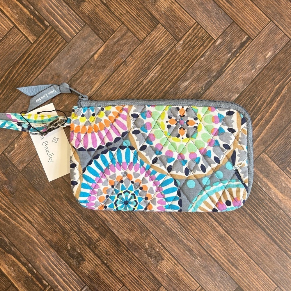 NWT Vera Bradley Slim Wristlet In Sunny Medallion - Picture 1 of 5